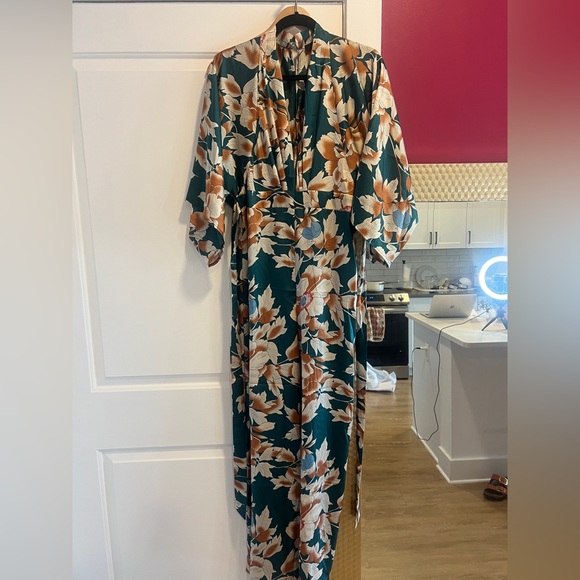 Lulus Pants - Lulu's Floral Jumpsuit - Women's Medium with Plunging Neckline & Waist Tie